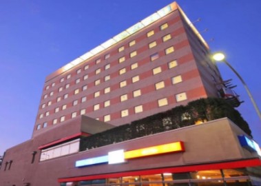 日本工作簽酒店前臺(tái)、  餐廳服務(wù)員